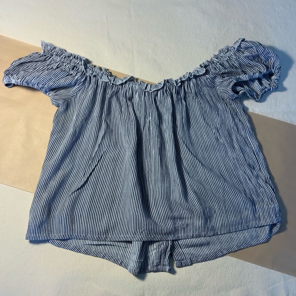 American Eagle Stripes Off-the-shoulder Top - Picture 5 of 6